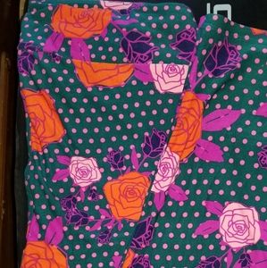 Lularoe - Leggings - 
Size:  TC2 (18+) - NWOT